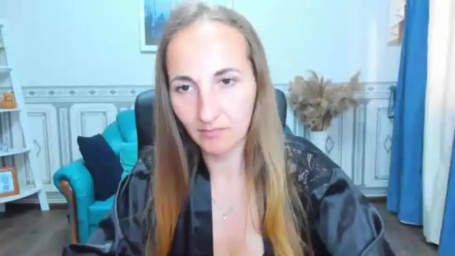 Image 4 of maria_goldeni Stream on Chaturbate on 13 months ago