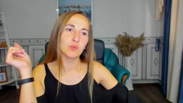 Image 2 of maria_goldeni Stream on Chaturbate on 13 months ago