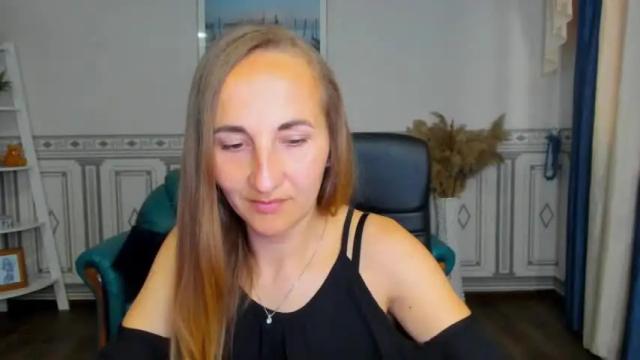 Image 6 of maria_goldeni Stream on Chaturbate on 13 months ago
