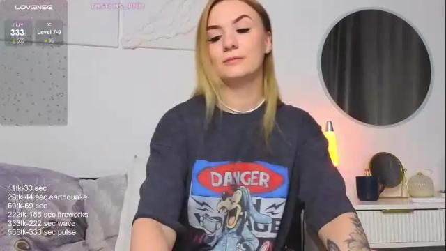 Image 3 of maria_shy_lii Stream on Chaturbate on 1 month ago