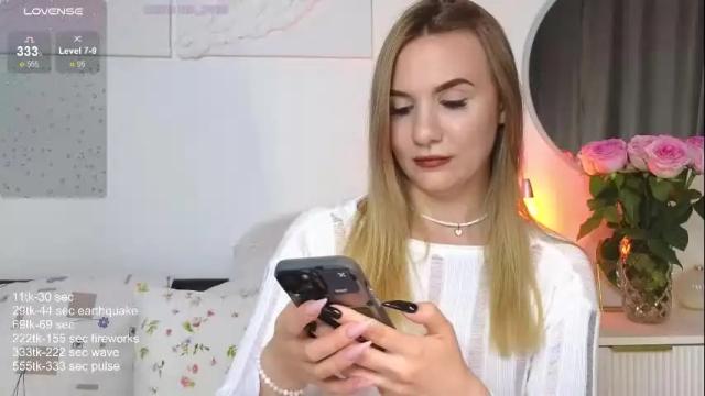 Image 3 of maria_shy_lii Stream on Chaturbate on 18 days ago