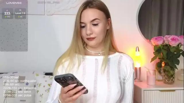 Image 4 of maria_shy_lii Stream on Chaturbate on 18 days ago