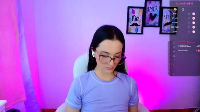 Image 10 of mariaan_m Stream on Chaturbate on 2 months ago