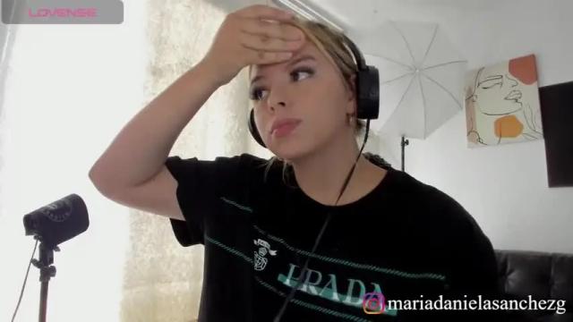 Image 2 of mariadanielasanchez Stream on Chaturbate on 13 months ago
