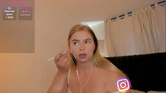 Image 7 of mariadanielasanchez Stream on Chaturbate on 17 days ago