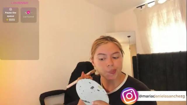 Image 4 of mariadanielasanchez Stream on Chaturbate on 18 days ago
