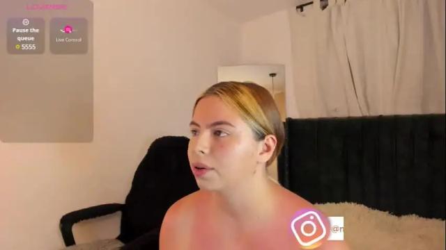 Image 4 of mariadanielasanchez Stream on Chaturbate on 17 days ago