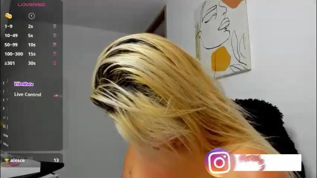 Image 4 of mariadanielasanchez Stream on Chaturbate on 26 days ago