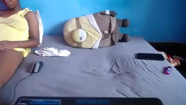 Image 10 of mariahchaude Stream on Chaturbate on 21 months ago