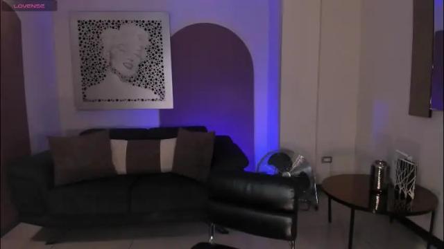 Image 4 of mariaherrera_ Stream on Chaturbate on 9 days ago