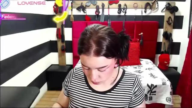 Image 3 of marian_ran_ Stream on Chaturbate on 11 days ago