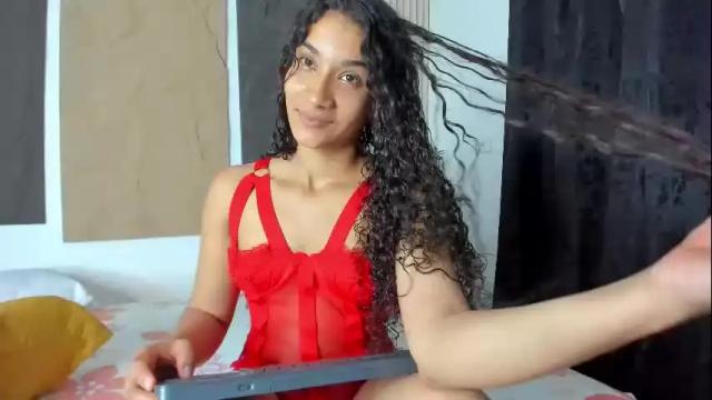 Image 4 of marian_rios Stream on Chaturbate on 1 month ago