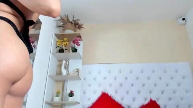 Image 3 of marian_rios Stream on Chaturbate on 1 month ago