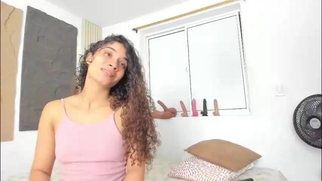 Image 3 of marian_rios Stream on Chaturbate on 24 days ago