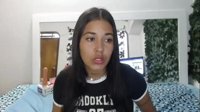 Image 12 of marian_squirt Stream on Chaturbate on 19 months ago