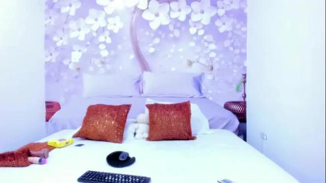 Image 3 of mariana_16_ Stream on Chaturbate on 19 days ago