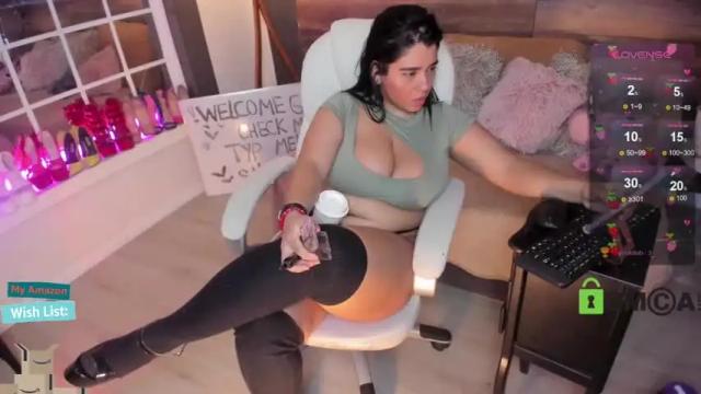 Image 8 of mariana_c Stream on Chaturbate on 12 months ago