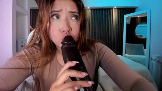 Image 3 of mariana_castro9 Stream on Chaturbate on 1 month ago