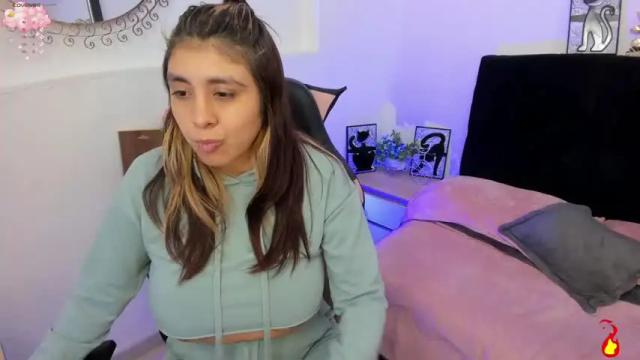 Image 4 of mariana_escobaar Stream on Chaturbate on 15 months ago