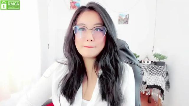 Image 2 of mariana_mendes18 Stream on Chaturbate on 13 months ago