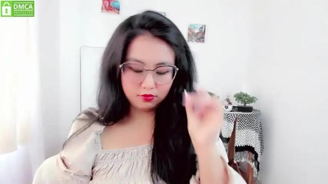 Image 2 of mariana_mendes18 Stream on Chaturbate on 13 months ago