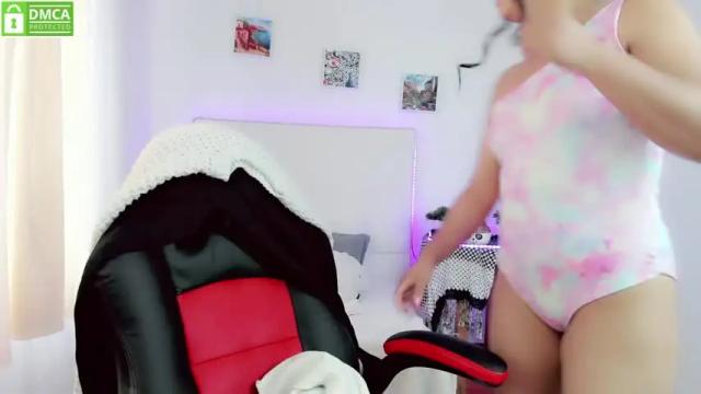 Image 3 of mariana_mendes18 Stream on Chaturbate on 13 months ago