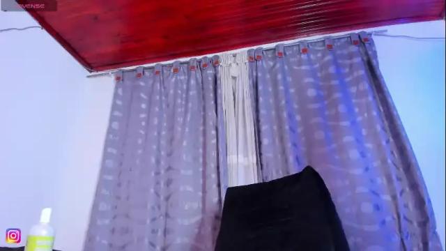 Image 11 of mariana_preciado Stream on Chaturbate on 2 months ago