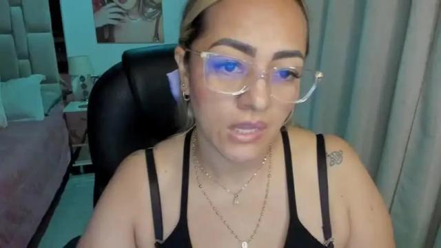Image 11 of marianalopez81 Stream on Chaturbate on 12 months ago