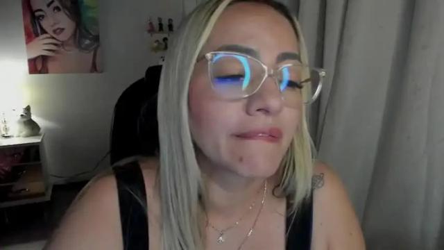 Image 11 of marianalopez81 Stream on Chaturbate on 12 months ago