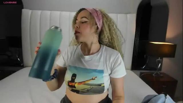 Image 3 of marianarey_ Stream on Chaturbate on 1 month ago