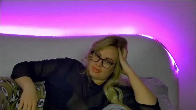Image 10 of marianeumann Stream on Chaturbate on 1 month ago