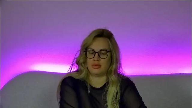 Image 11 of marianeumann Stream on Chaturbate on 1 month ago