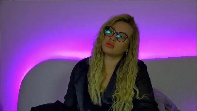 Image 11 of marianeumann Stream on Chaturbate on 29 days ago