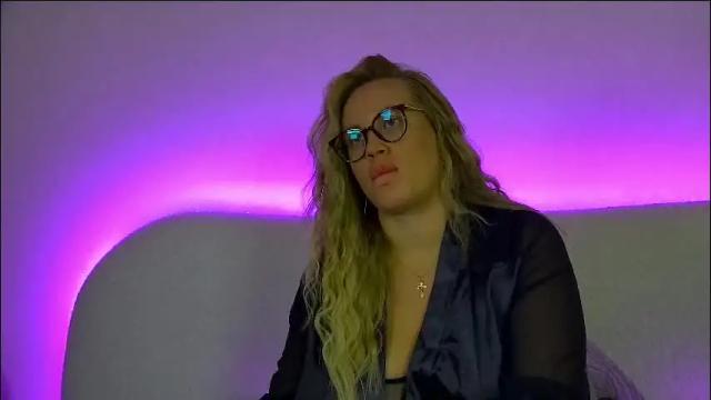 Image 3 of marianeumann Stream on Chaturbate on 29 days ago