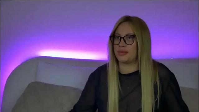 Image 7 of marianeumann Stream on Chaturbate on 20 days ago