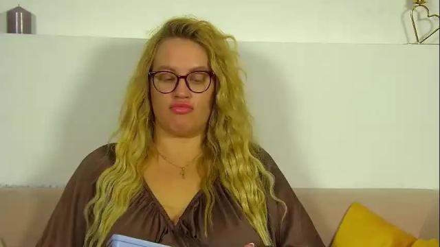Image 7 of marianeumann Stream on Chaturbate on 14 days ago