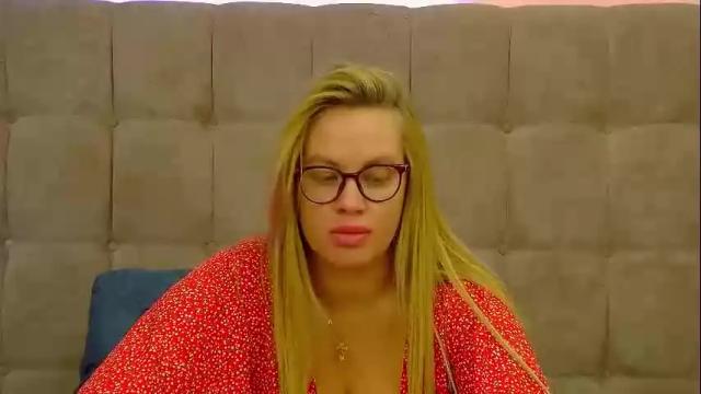 Image 12 of marianeumann Stream on Chaturbate on 12 days ago