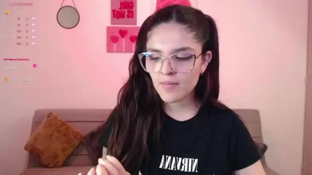 Image 12 of mariangeel_ Stream on Chaturbate on 14 months ago