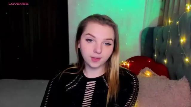 Image 3 of mariasweetone Stream on Chaturbate on 15 months ago