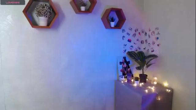 Image 2 of mariatess_ Stream on Chaturbate on 1 month ago