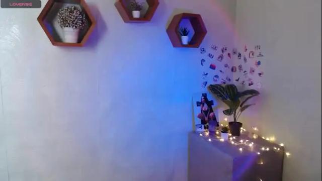 Image 4 of mariatess_ Stream on Chaturbate on 1 month ago