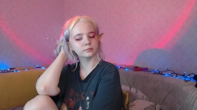 Image 3 of mariel_a_gold Stream on Chaturbate on 7 months ago