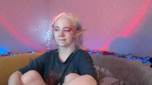 Image 4 of mariel_a_gold Stream on Chaturbate on 7 months ago