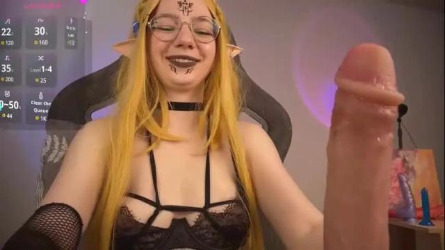 Image 4 of mariel_a_gold Stream on Chaturbate on 1 month ago