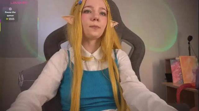 Image 3 of mariel_a_gold Stream on Chaturbate on 19 days ago