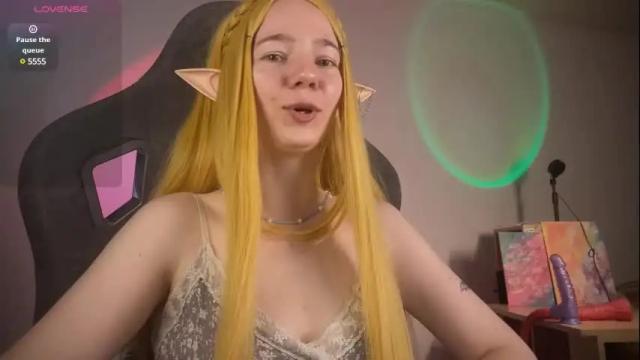 Image 2 of mariel_a_gold Stream on Chaturbate on 2 days ago