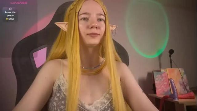 Image 4 of mariel_a_gold Stream on Chaturbate on 2 days ago