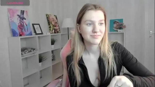 Image 2 of mariel_brown Stream on Chaturbate on 1 month ago