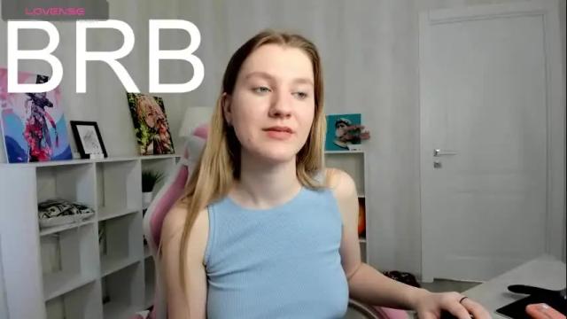 Image 2 of mariel_brown Stream on Chaturbate on 1 month ago