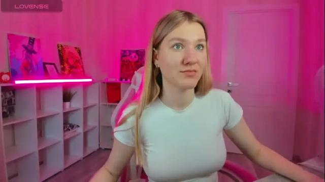 Image 2 of mariel_brown Stream on Chaturbate on 3 days ago